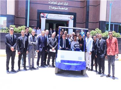  طلاب جامعة سوهاج يبتكرون سيارة تعمل بالطاقة الشمسية