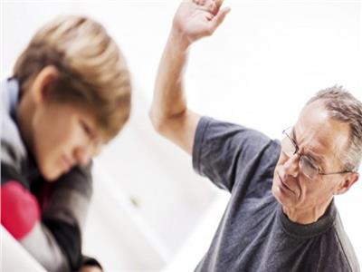 ضربت ابنها في لحظة غضب فمات.. كيف تتوب؟.. أمين الفتوى يجيب