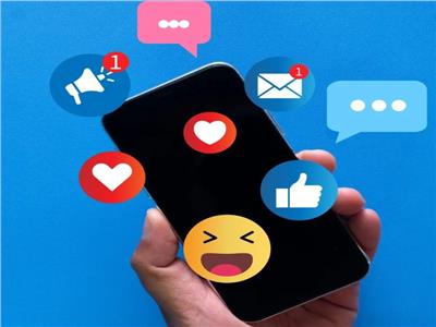 أبرزها المخلل.. 9 رموز تعبيرية جديدة بمحادثات الإنترنت