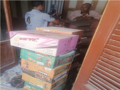 ضبط 2703 عبوة أغذية فاسدة ومنتهية الصلاحية في قنا 