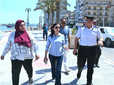 محافظ البحيرة تتفقد كورنيش رشيد وعددًا من الشوارع الرئيسية وتشدد على التزام المراكب بالمراسي النيلية