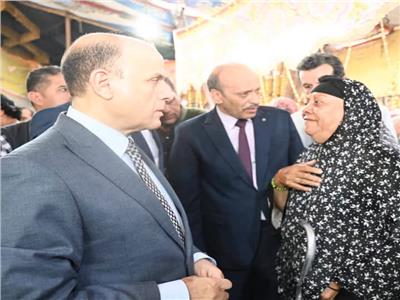 محافظ الغربية: استمع لكل طلبات المواطنين بجولاتنا في الشارع