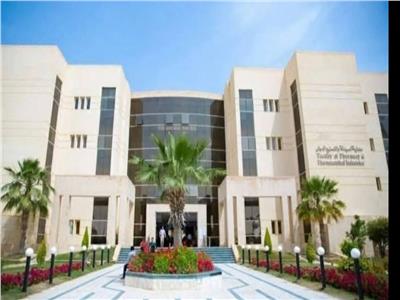 بخصومات 40 % وسداد على 4 دفعات .. جامعة سيناء تعلن الرسوم الدراسية لكليات الجامعة 