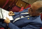 رئيس «تضامن البرلمان» يوقع على استمارة حملة علشان تبنيها
