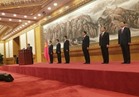 الرئيس الصينى يقدم الأعضاء الخمسة الجدد فى مؤتمرا صحفي بقاعة الشعب الكبرى  