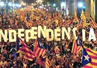 الجارديان: الأزمة الكتالونية قد تستمر لعقود والأغلبية الصامتة تحسم انتخابات الغد