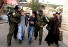 الاحتلال الإسرائيلي يعتدي على طفلين فلسطينيين وينكل بهما أثناء اعتقالهما