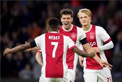 أياكس يهزم تيلبورج في الدوري الهولندي