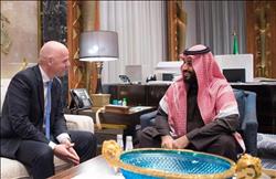 الأمير محمد بن سلمان يستعرض مع رئيس الفيفا الفرص الواعدة والتعاون الثنائي 