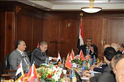 وزير قطاع الأعمال العام يزور شركة مصر للتأمين ويعقد اجتماعًا بمجلس الإدارة