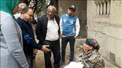 «التضامن» تنتشل مسنة بلا مأوى من البرد القارس بالجيزة