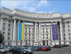 أوكرانيا تحذر مواطنيها من السفر إلى روسيا