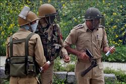 مقتل 4 من رجال الشرطة الهندية في انفجار قنبلة بإقليم كشمير