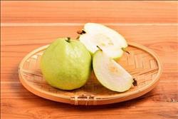 10 فوائد للجوافة.. أبرزها الوقاية من البرد والعناية بالبشرة