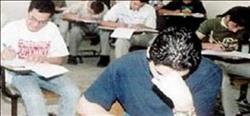 ضبط طالبين اقتحما مدرسة ومزقا 774 ورقة إجابة لفشلهما في الامتحانات