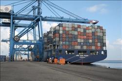 ميناء دمياط يستقبل 10 سفن حاويات وبضائع عامة