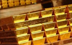 الذهب ينخفض مع تعافي الدولار من أدني مستوى في 3 سنوات
