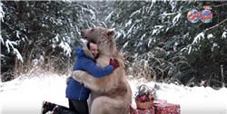 إنفراد بالفيديو.. صديق الدب الروسي: كوكي لسه سينجل.. والحب بينا من أول نظره