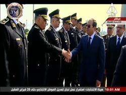فيديو..الرئيس السيسي يهنئ قيادات الداخلية بعيد الشرطة أمام النصب التذكارية