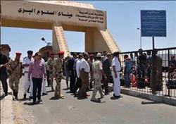 عودة 154 مصريًا ووصول 95 شاحنة عبر منفذ السلوم خلال 24 ساعة