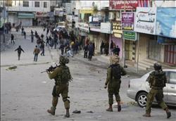 جيش الاحتلال يطلق النار على متظاهرين فلسطينيين بغزه