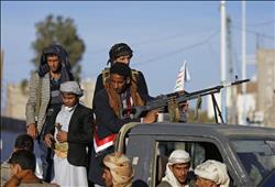 العربية: الحوثيون يهجرون 400 أسرة قسرا من إحدى القرى شرق تعز
