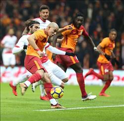 جالطة سراي يفوز بثلاثيه على أنطاليا سبور ويستعيد صدارة الدوري التركي