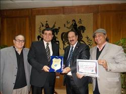 جمعية  "محبى الأطرش" تكرم رئيس الهيئة العامة لدار الكتب 
