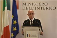 وزير الداخلية الإيطالي يرى «مصر» النموذج الأمثل في التسامح بين الأديان
