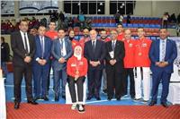 الفار يشارك في تتويج أبطال التايكوندو في بطولة مصر الدولية