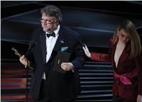 جييرمو ديل تورو يفوز بجائزة أوسكار أفضل مخرج