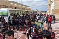 محافظ الإسكندرية يشارك طلاب المدارس زيارتهم لـ«بشاير الخير»