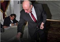 صورة| سفير مصر بالسعودية يدلي بصوته في انتخابات الرئاسة