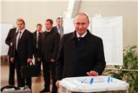 عاجل| «بوتين» يدلي بصوته في الانتخابات الرئاسية الروسية