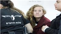 صحيفة «هاآرتس» الإسرائيلية: عهد التميمي تقبل اتفاقًا بسجنها 8 أشهر