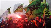 مئات الآلاف يتظاهرون ضد «الخصخصة» بفرنسا