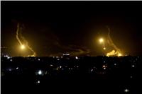 طائرات الاحتلال تشن غارات الليلة على مواقع بقطاع غزة.