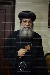 مصرتنتخب| أسقف المنيا يدلي بصوته في الوايلي
