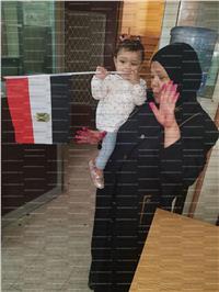  مصر تنتخب| والدة الشهيد ضياء فتحي تدلي بصوتها في الانتخابات الرئاسية