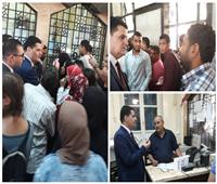 صور| رئيس حماية المستهلك يطمئن على توافر تذاكر القطارات بمحطة مصر