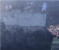 شاهد| قفزة خطيرة لغادة عبد الرازق في بحر اليونان