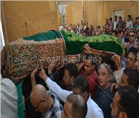 صور| محافظا سوهاج وأسيوط يتقدمان جنازة قدري أبو حسين