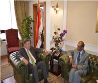 وزير قطاع الأعمال يبحث مع سفير الهند بالقاهرة سبل تعزيز التعاون