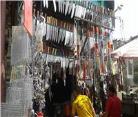 فيديو وصور| في شارع المدبح.. مولد لبيع أدوات الذبح قبل «عيد الأضحى»