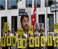 الرئيس الفخري لمنظمة العفو الدولية‭ ‬في تركيا يغادر السجن