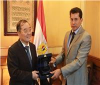 وزير الرياضة يلتقي سفير الصين بالقاهرة