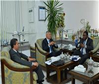 رئيس القابضة لمصر للطيران يستقبل سكرتير عام اتحاد «الأفرا»