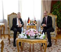 وزير الطيران وسفير ألمانيا يبحثان تطويراتفاقية «النقل الجوي»