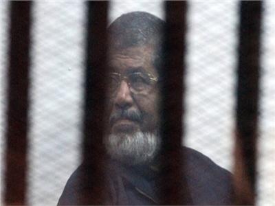 الأربعاء.. محاكمة المعزول وآخرين في "التخابر مع حماس"