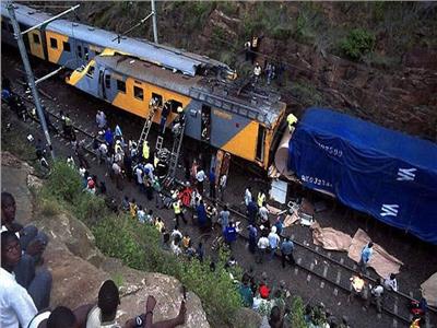 إصابة نحو 300 شخص في حادث تصادم قطارين بجنوب إفريقيا